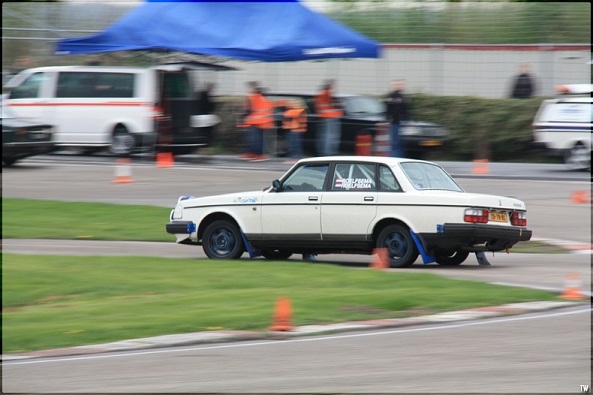 2014-14-36 volvo in actie elandrun 2014 300 x 400